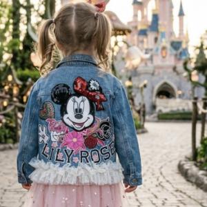 Image Décor  mini pâquerette “Vestes en Jean Personnalisées & Féeriques pour Enfants – Cadeaux Uniques pour Noël et Anniversaires