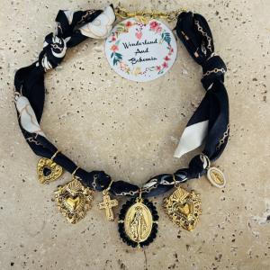 Image colliers model Madone cœur sacré plus Collier Fait Main – Cadeau Poétique et Unique pour Noël ou Anniversaire