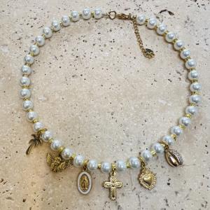 Image commande personnalise sainte et collier 
