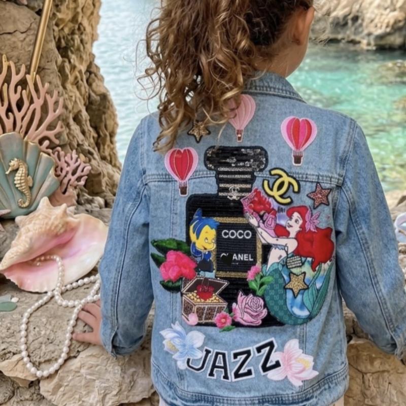 décor sirène pop  “Vestes en Jean Personnalisées & Féeriques pour Enfants – Cadeaux Uniques pour Noël et Anniversaires