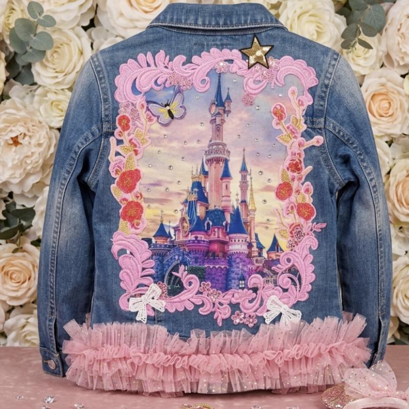 Décor Wonderland  “Vestes en Jean Personnalisées & Féeriques pour Enfants – Cadeaux Uniques pour Noël et Anniversaires